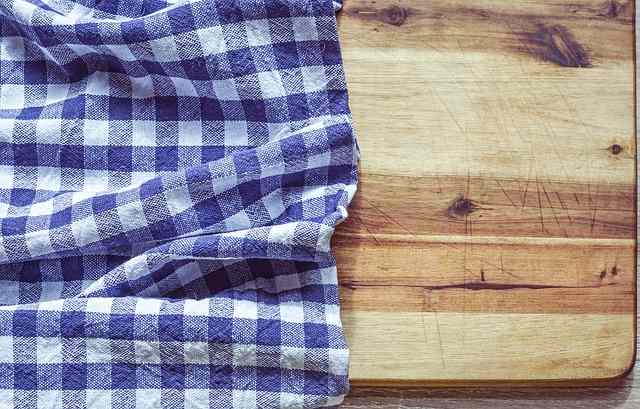 come riciclare un vecchio tagliere di legno